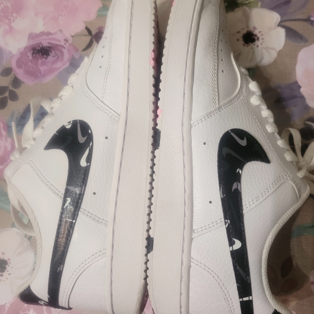 Wmns Court Vision Low 'White Multi Swoosh